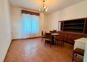 Salone - Villa via Francesco Arese, Varese (zona Casbeno) - foto 11