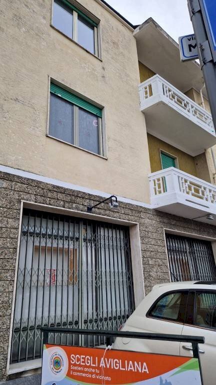 Facciata - Negozio corso Dora, 24, Avigliana - foto 2