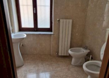 Bagno - Shop corso Dora, 24, Avigliana - photo 10