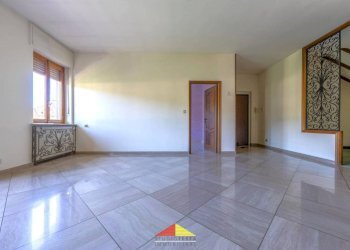 Cucina - Attico via Giovanni Battista Bodoni, 71, Saluzzo - foto 5