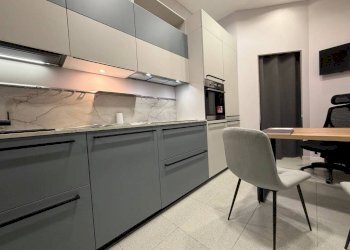 Interno non residenziale - Negozio piazza Albertina, 19, Genova (zona Sestri Ponente) - foto 1