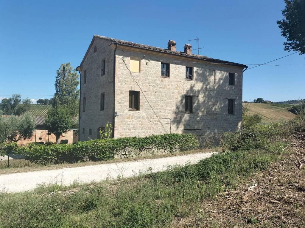 Facciata - Rustic via San Michele, Cupramontana - photo 3