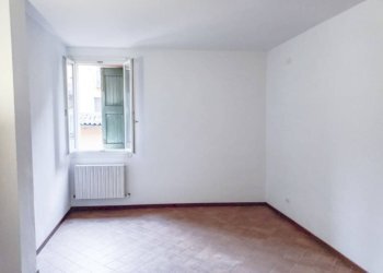 Camera da letto - Monolocale via Massimo d'Azeglio, Bologna (zona Costa Saragozza) - foto 5