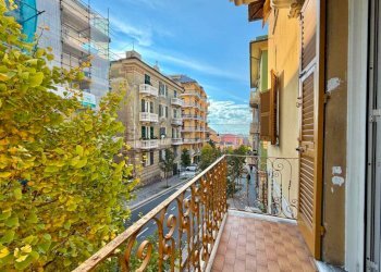 Balcone - Quadrilocale viale Carlo Canepa, Genova (zona Sestri Ponente) - foto 1