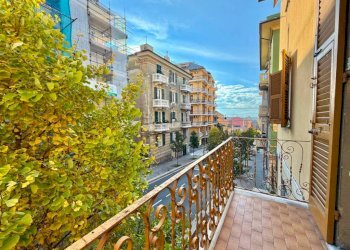 Balcone - Quadrilocale viale Carlo Canepa, Genova (zona Sestri Ponente) - foto 7