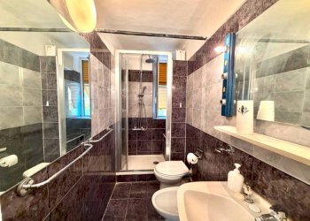 Bagno - Appartamento viale Carlo Canepa, Genova (zona Sestri Ponente) - foto 14