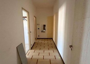 Corridoio - Three-room apartment via Augusto Monti, 7, Chieri - photo 9