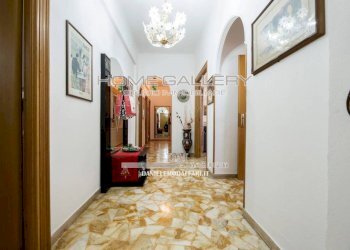 Corridoio - Appartamento via Giulio Tanini, 104, Genova (zona Borgoratti) - foto 12