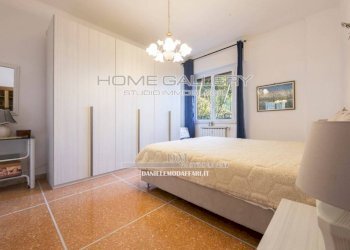 Camera da letto - Appartamento via Giulio Tanini, 104, Genova (zona Borgoratti) - foto 20