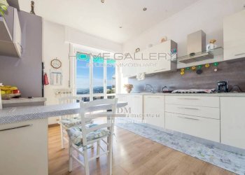 Cucina - Appartamento via Giulio Tanini, 104, Genova (zona Borgoratti) - foto 2