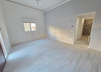 Soggiorno - Bilocale piazza Camillo Benso di Cavour, Signa - foto 1