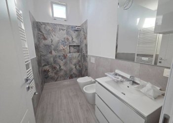 Bagno - Bilocale piazza Camillo Benso di Cavour, Signa - foto 9