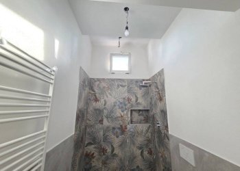 Bagno - Bilocale piazza Camillo Benso di Cavour, Signa - foto 11