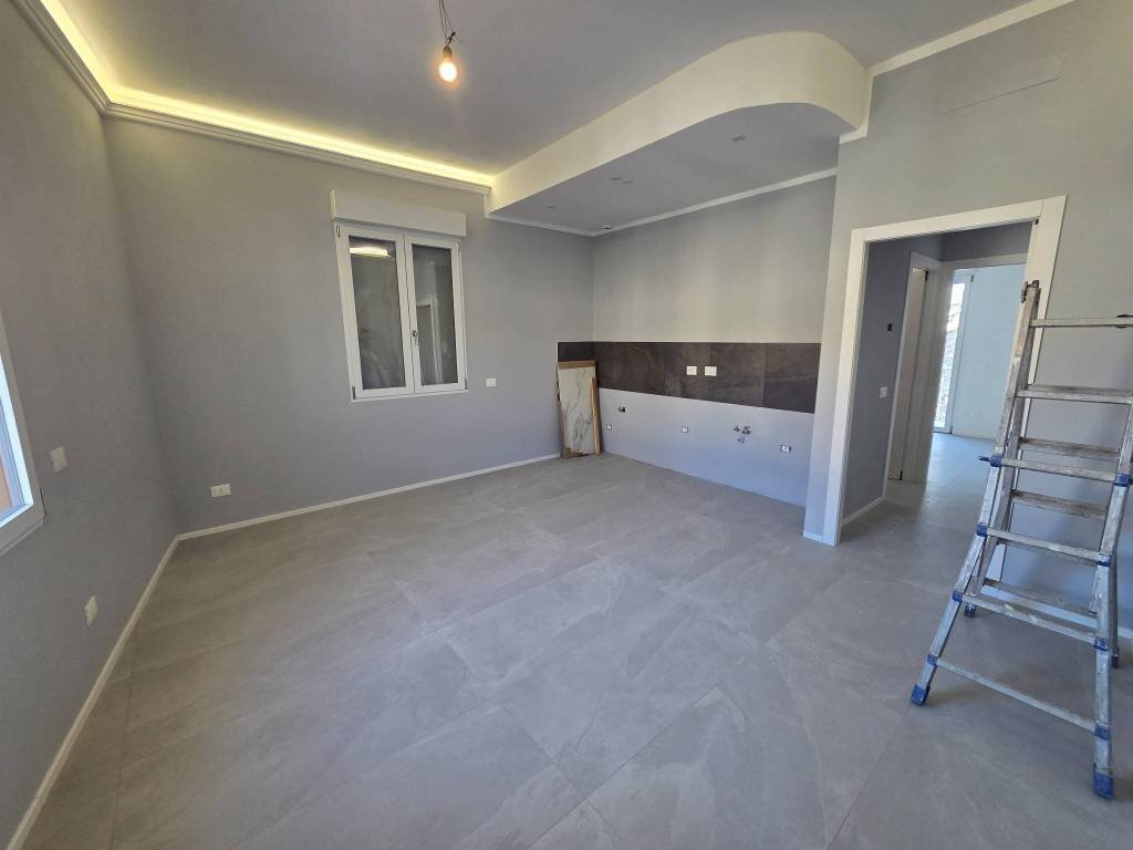 Salone - Trilocale piazza Camillo Benso di Cavour, Signa - foto 1