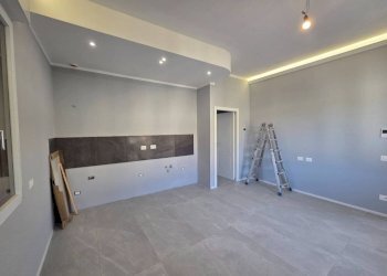 Cucina - Trilocale piazza Camillo Benso di Cavour, Signa - foto 4