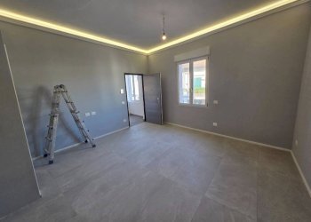 Camera da letto - Trilocale piazza Camillo Benso di Cavour, Signa - foto 5