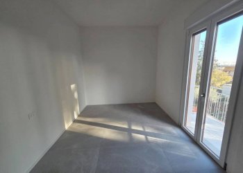 Camera da letto - Trilocale piazza Camillo Benso di Cavour, Signa - foto 14