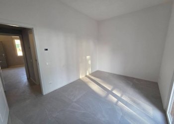 Camera da letto - Trilocale piazza Camillo Benso di Cavour, Signa - foto 15