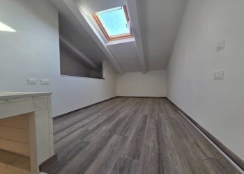 Stanza non arredata - Trilocale piazza Camillo Benso di Cavour, Signa - foto 22