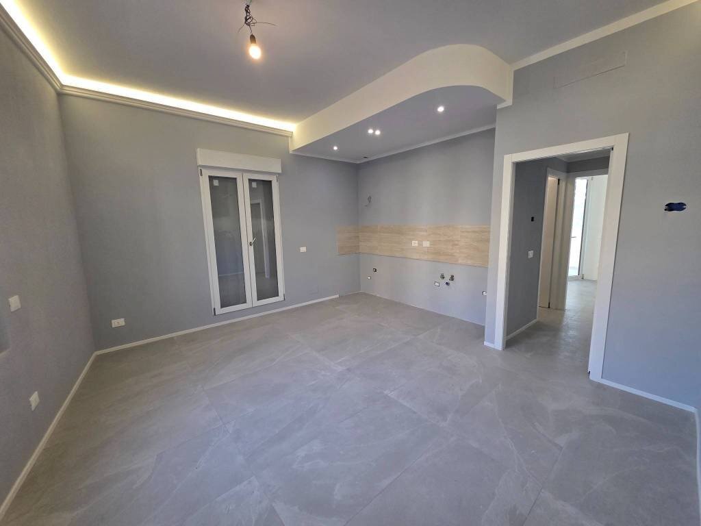 Salone - Trilocale piazza Camillo Benso di Cavour, Signa - foto 1