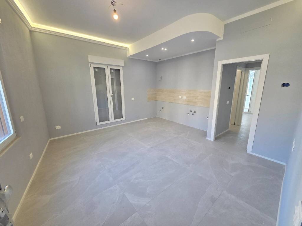 Salone - Trilocale piazza Camillo Benso di Cavour, Signa - foto 2