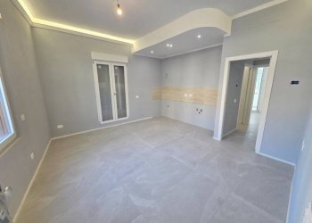 Salone - Trilocale piazza Camillo Benso di Cavour, Signa - foto 2