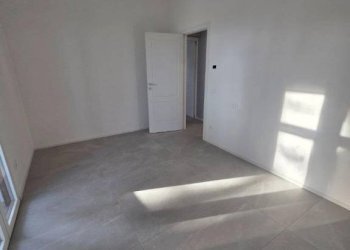 Camera da letto - Trilocale piazza Camillo Benso di Cavour, Signa - foto 29