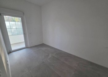 Camera da letto - Trilocale piazza Camillo Benso di Cavour, Signa - foto 30