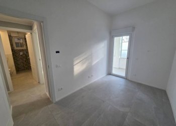 Camera da letto - Trilocale piazza Camillo Benso di Cavour, Signa - foto 31