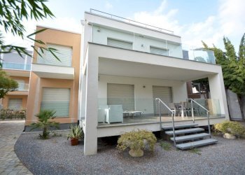 Facciata - Three-room apartment via Generale Ardoino, 114, Diano Marina - photo 4
