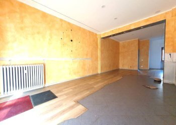 Stanza non arredata - Shop corso Piave, 6, Alba - photo 2