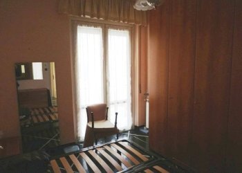 Camera da letto - Three-room apartment via Carlo Rota, 6, Genova (neighborhood Sampierdarena) - photo 8