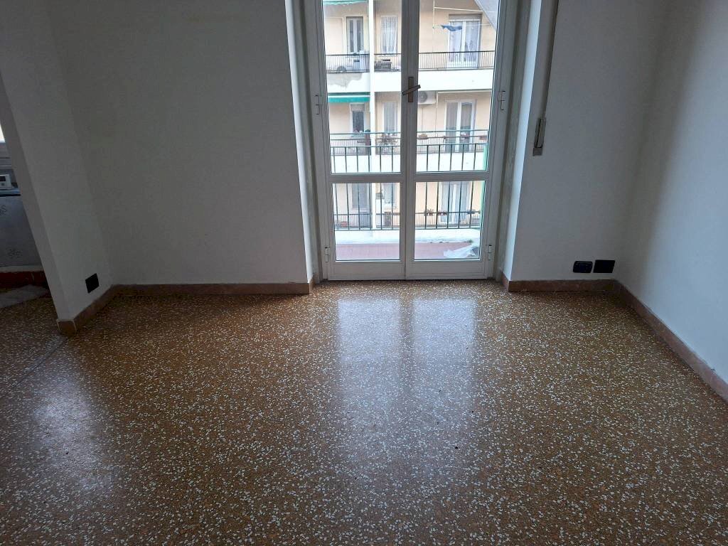 Soggiorno - Two-room apartment corso Luigi Andrea Martinetti, 58, Genova (neighborhood Sampierdarena) - photo 3