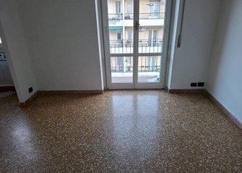 Soggiorno - Bilocale corso Luigi Andrea Martinetti, 58, Genova (zona Sampierdarena) - foto 3