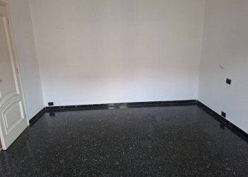 Camera da letto - Bilocale corso Luigi Andrea Martinetti, 58, Genova (zona Sampierdarena) - foto 13