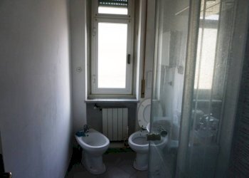 Bagno - Two-room apartment corso Luigi Andrea Martinetti, 58, Genova (neighborhood Sampierdarena) - photo 14