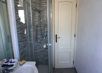 Bagno - Bilocale corso Luigi Andrea Martinetti, 58, Genova (zona Sampierdarena) - foto 15