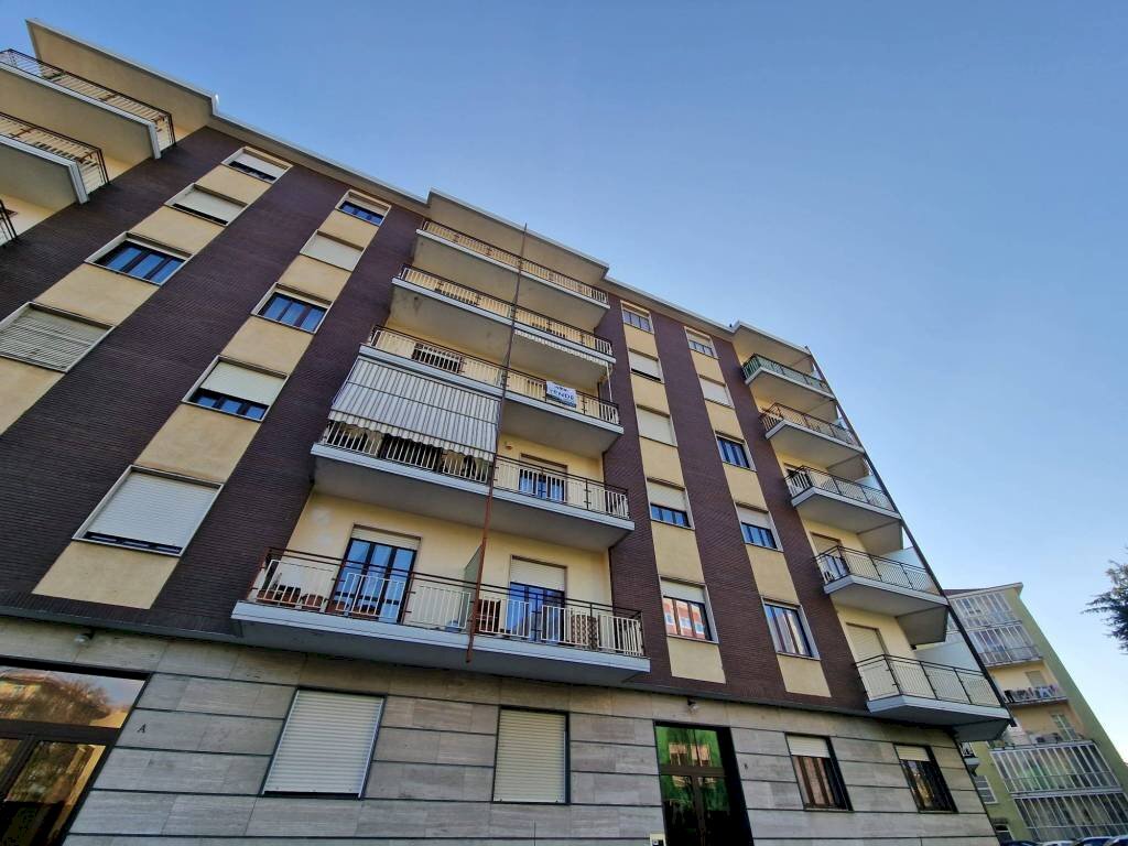 Facciata - Appartamento via Brigata Cagliari, Pinerolo - foto 1