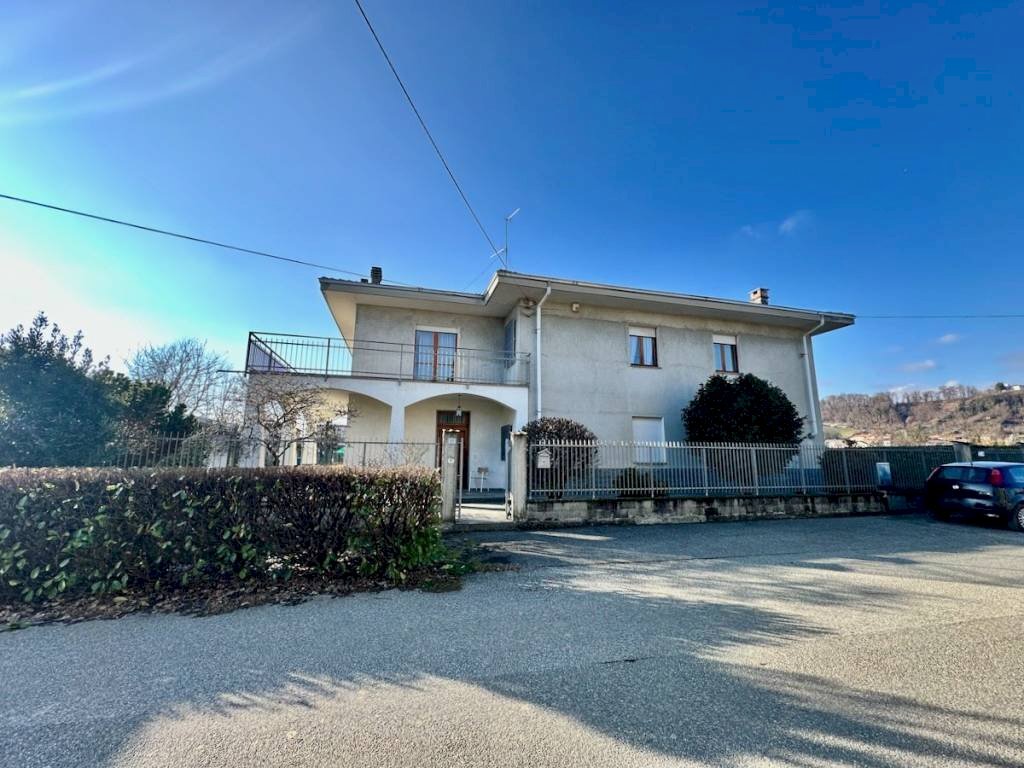 Facciata - Villa vicolo Nosone, 17, Vigliano Biellese - foto 1