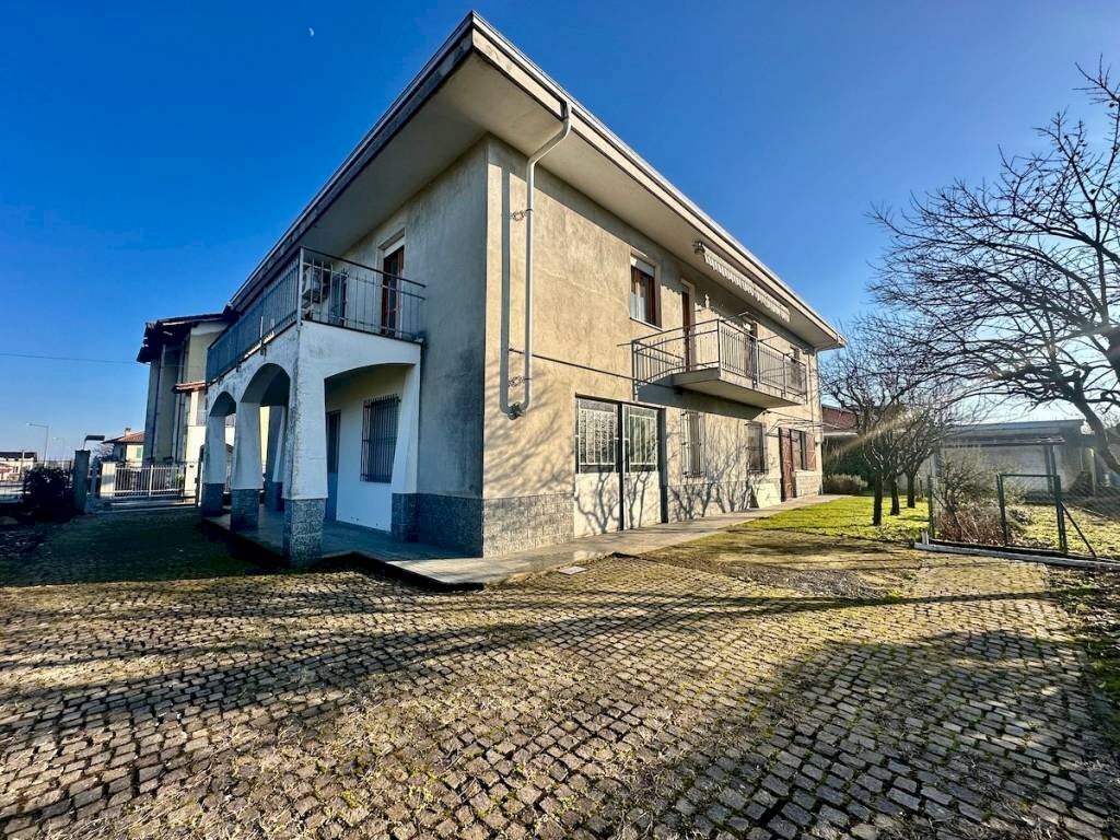 Facciata - Villa vicolo Nosone, 17, Vigliano Biellese - foto 3