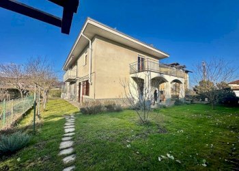 Facciata - Villa vicolo Nosone, 17, Vigliano Biellese - foto 2