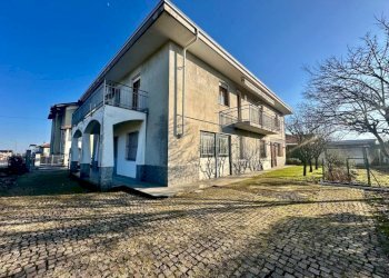 Facciata - Villa vicolo Nosone, 17, Vigliano Biellese - foto 3