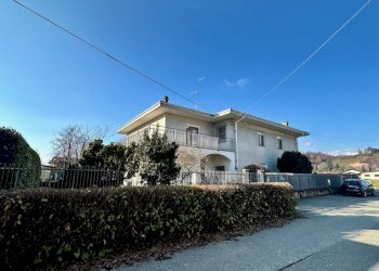 Facciata - Villa vicolo Nosone, 17, Vigliano Biellese - foto 4