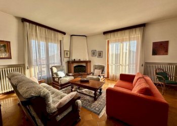 Salone - Villa vicolo Nosone, 17, Vigliano Biellese - foto 10