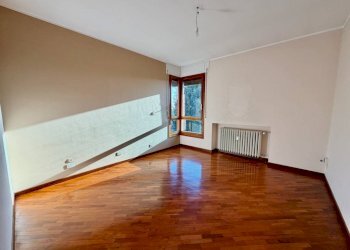 Camera da letto - Trilocale via Pier Giorgio Frassati, 3, Pollone - foto 25