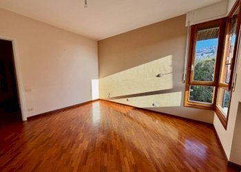 Camera da letto - Trilocale via Pier Giorgio Frassati, 3, Pollone - foto 26