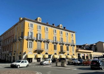 Facciata - Appartamento piazza 1 Maggio, 10, Biella - foto 1