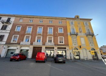 Facciata - Appartamento piazza 1 Maggio, 10, Biella - foto 3