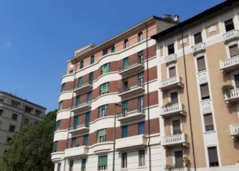 Facciata - Shop corso Re Umberto, 124/C, Torino (neighborhood Crocetta) - photo 1
