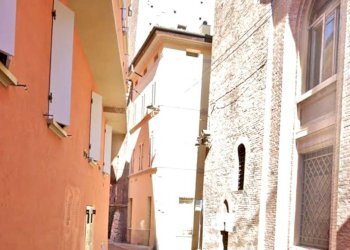 Zona - Trilocale via degli Albari, Bologna (zona Centro Storico) - foto 13